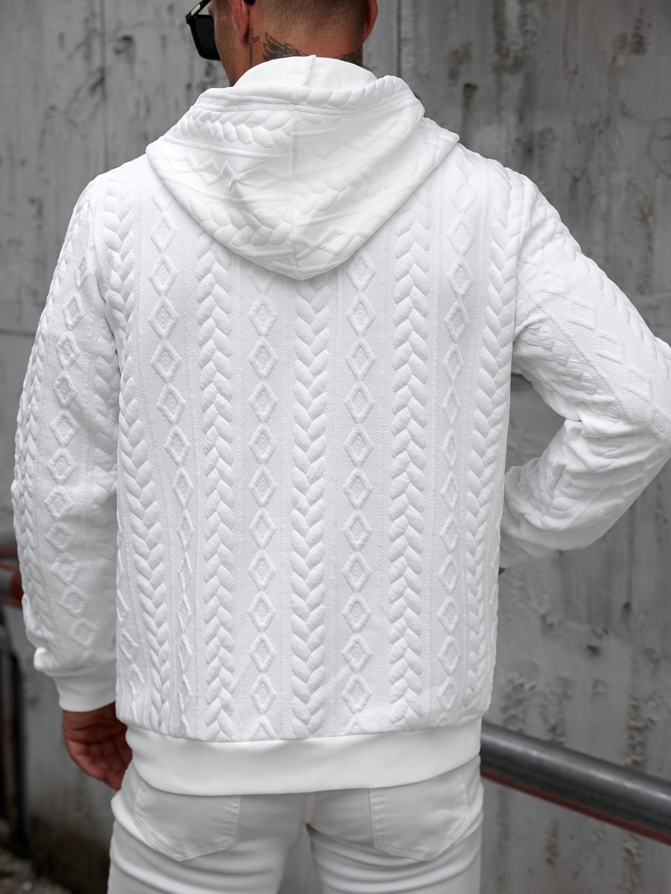 LAURENT MONACO | SWEAT À CAPUCHE EN MAILLE GÉOMÉTRIQUE POUR HOMMES
