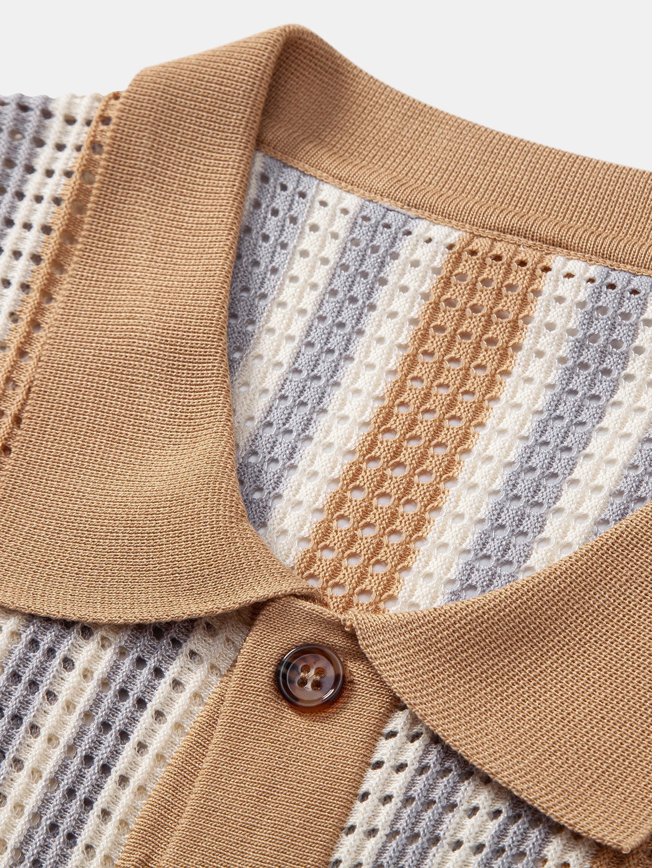 CHEMISE À RAYURES AVEC ŒILLETS AU CROCHET