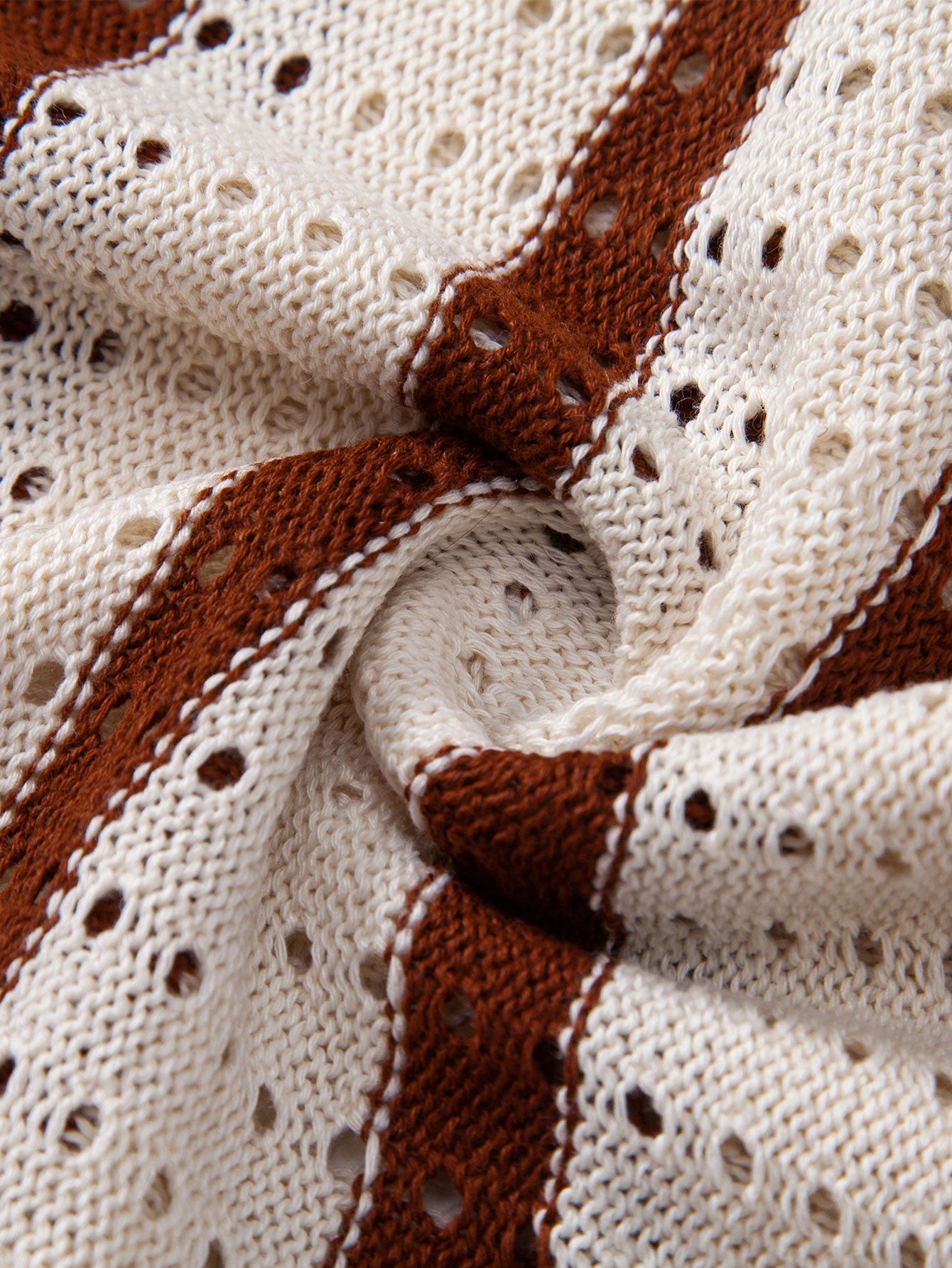 CHEMISE À RAYURES AVEC ŒILLETS EN MAILLE