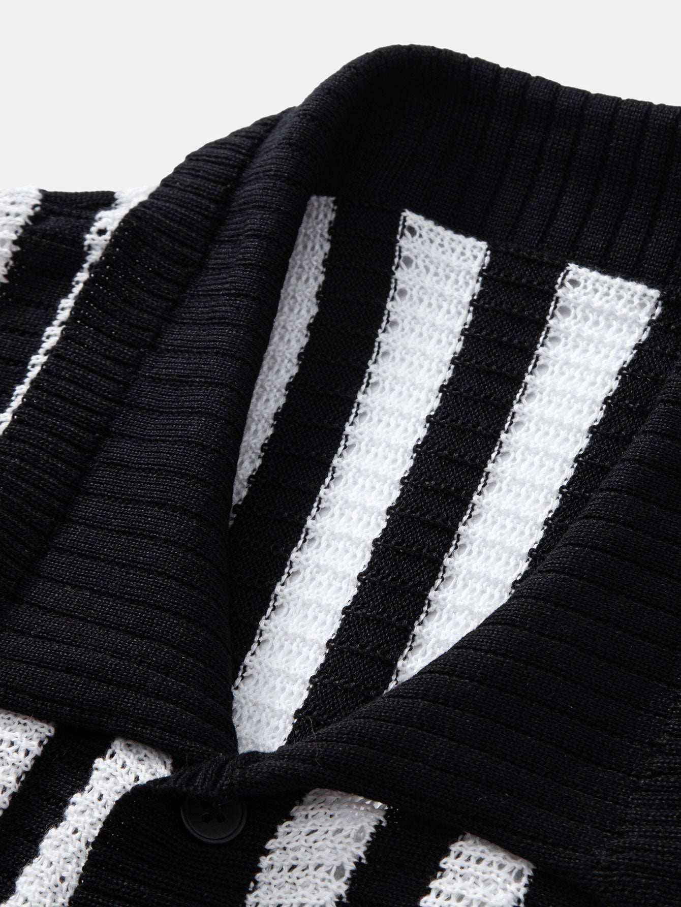 CHEMISE À RAYURES AVEC ÉPAULES BAISSÉES