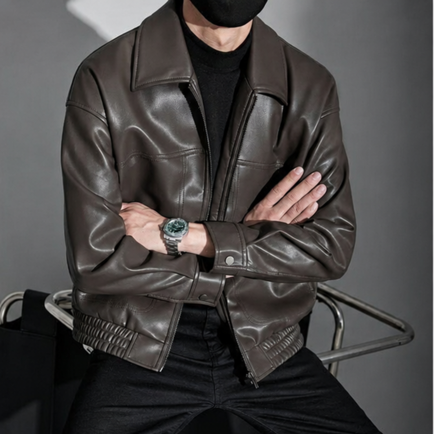 LAURENT MONACO | MANTEAU EN CUIR SYNTHÉTIQUE STRUCTURÉ POUR HOMMES